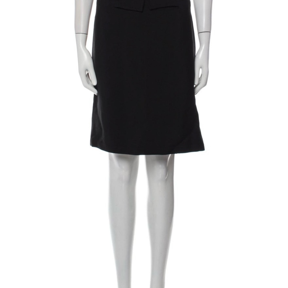 Jil Sander Black Skirt with Front Velcro Tabs
Size M / US 6 / FR 38